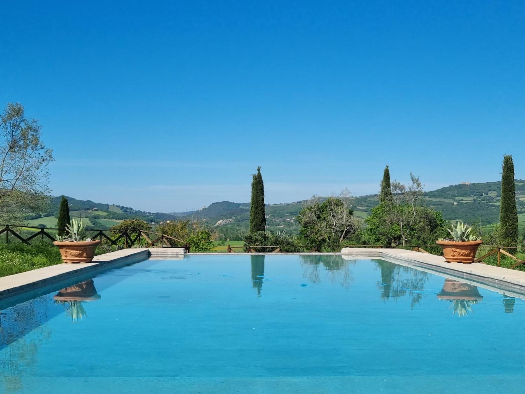 Agriturismo Le Sorbelle D'Orcia Con Piscina ปีเอนซา ภายนอก รูปภาพ