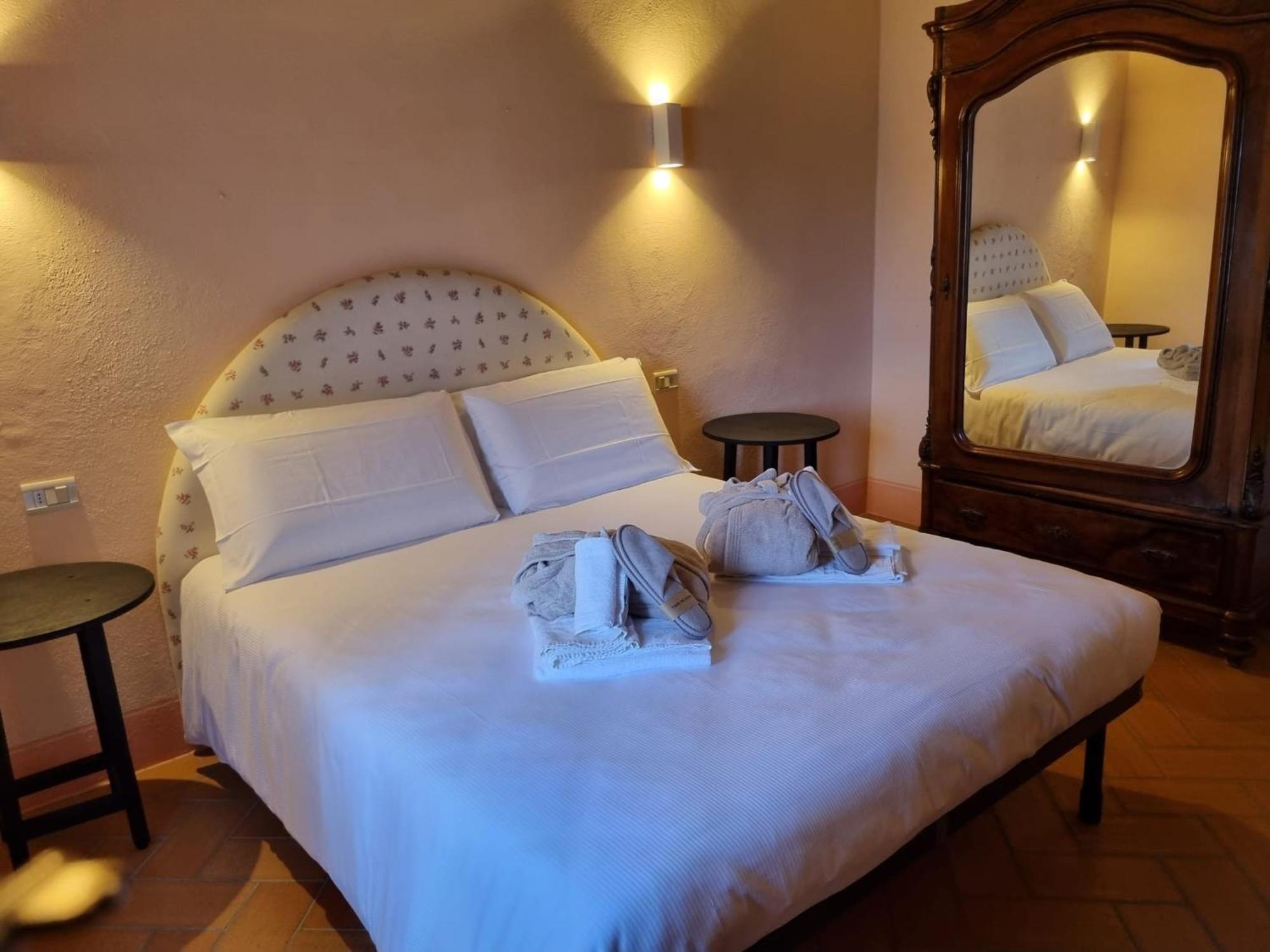 Agriturismo Le Sorbelle D'Orcia Con Piscina ปีเอนซา ภายนอก รูปภาพ